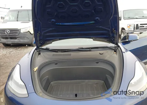 2021 Tesla Model 3 Long Range Dual Motor All-Wheel Drive z USA, uszkodzony, nr VIN 5YJ3E1EB3MF914944